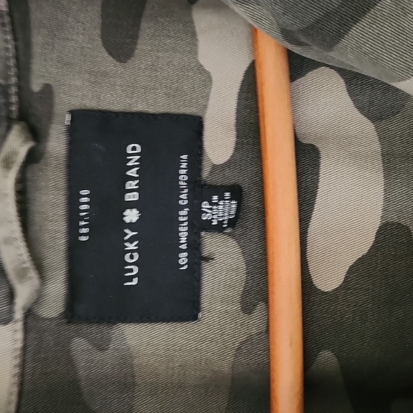 Women's size S Lucky Brand Camouflage Jacket W/Drawstring And Hood - Picture 2 of 10